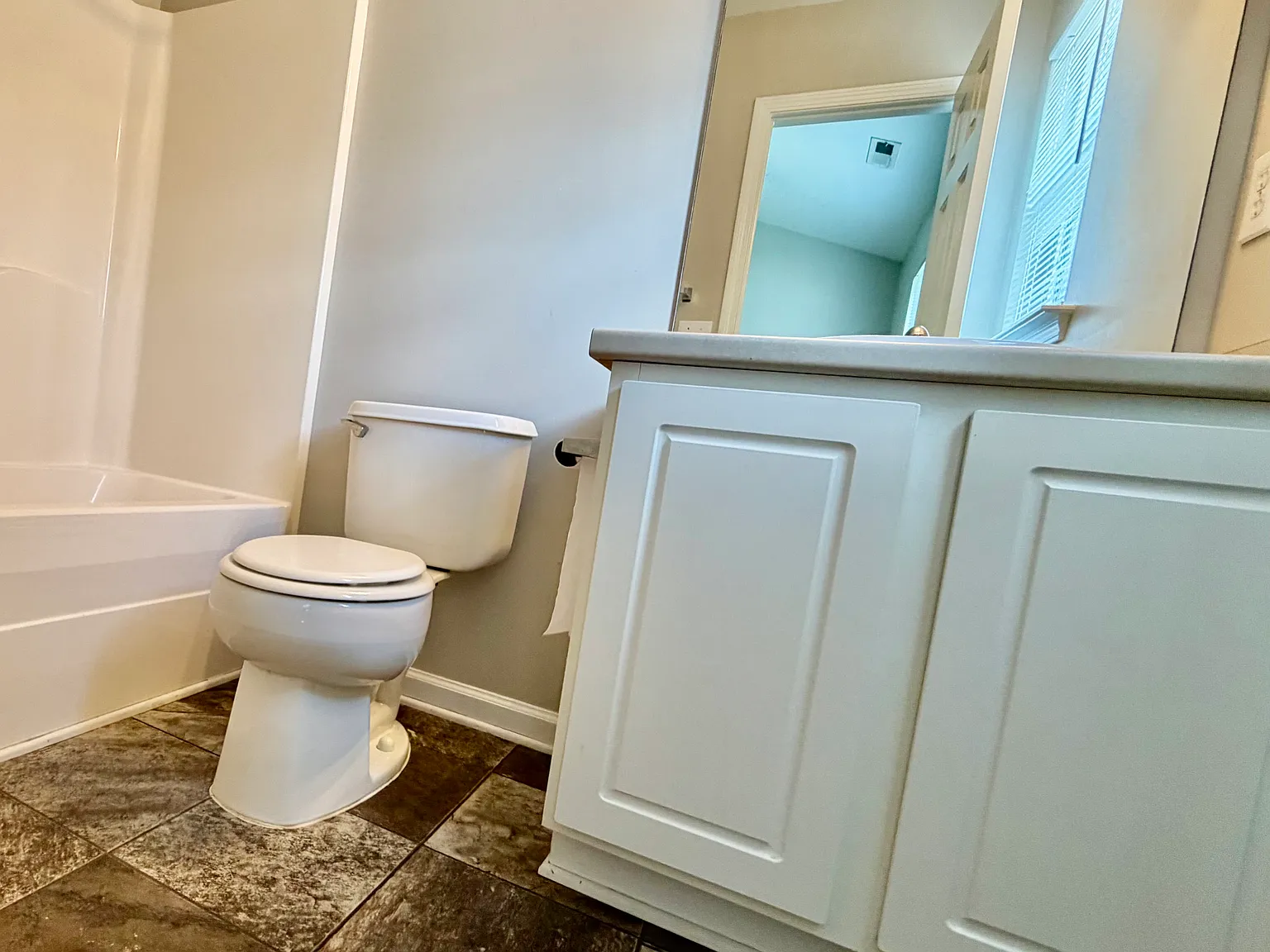 2 bed, 2.5 bath, 1039 sqft, $1,450 — Photo 4