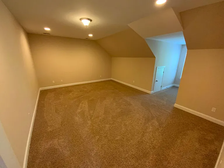 10220 Vanguard Pkwy — Photo 36