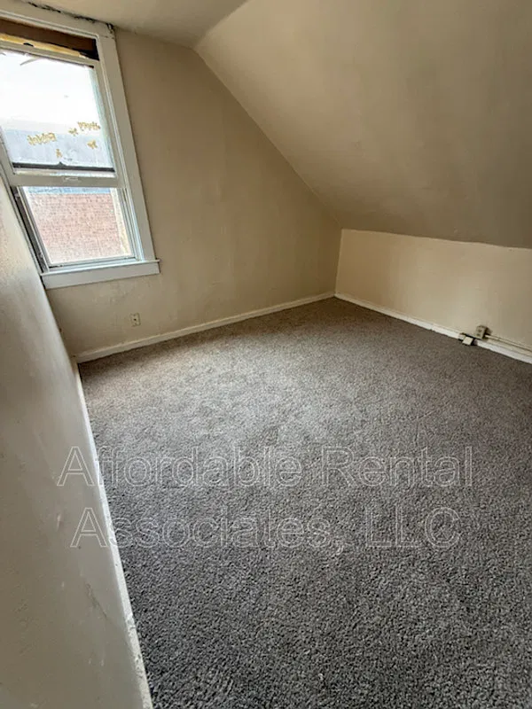 1 bed, 1.0 bath, $837 — Photo 3