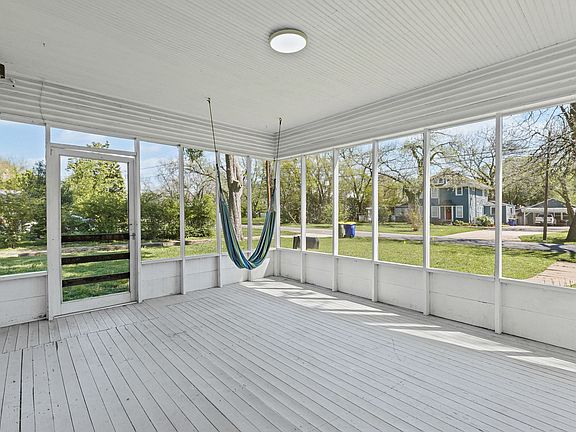 2nd image of 1111 Park Dr