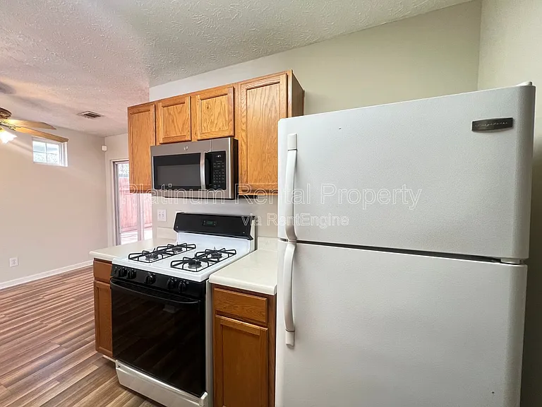 231 Oak Grove Way — Photo 5