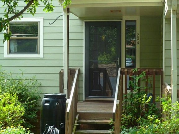 2nd image of 204 Cedarwood Ln