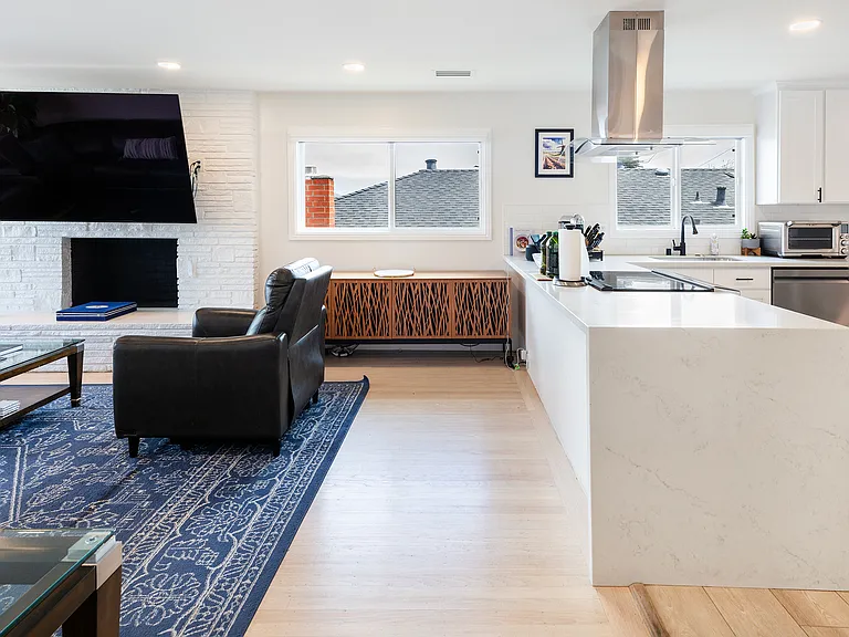 460 Valverde Dr — Photo 15