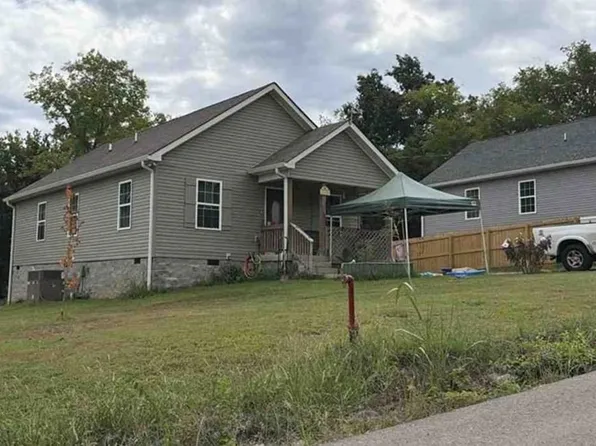 138 Fairview Ave, Cornersville, TN 37047