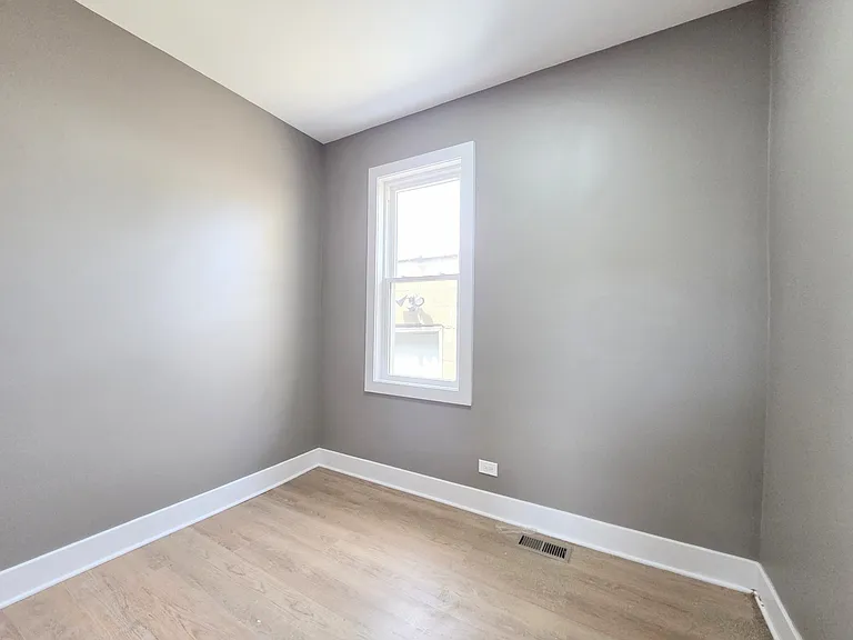 2818 S Lowe Ave #RBD — Photo 8