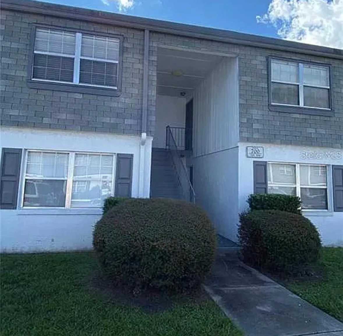 1000 S Semoran Blvd — Photo 1