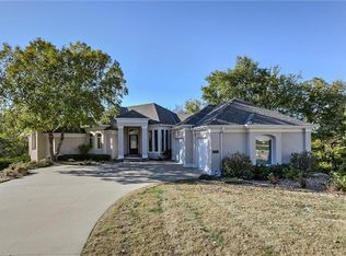 184 NE Hidden Ridge Pl, Lees Summit, MO 64064