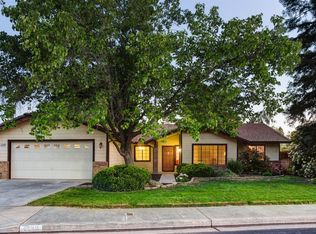 2298 Vartikian Ave, Clovis, CA 93611