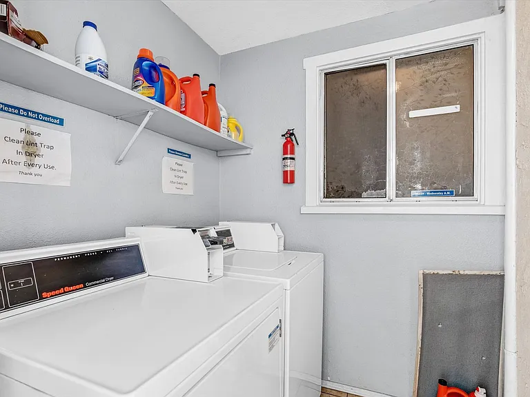 5860 - 5864 Mildred Street — Photo 46
