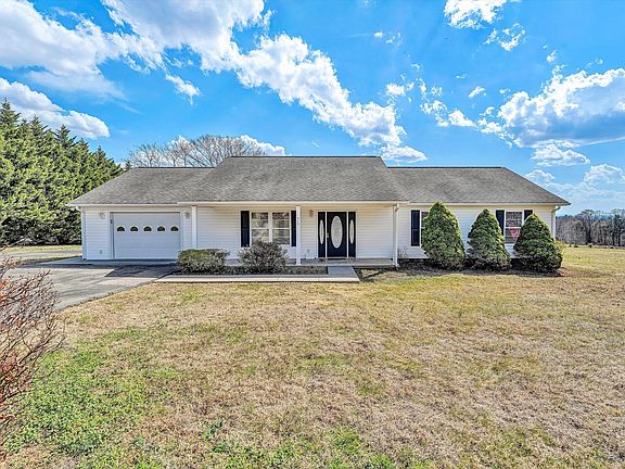 2nd image of 75 Evergreen Rd