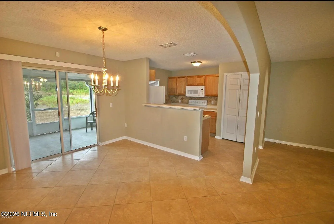 3 bed, 2.5 bath, 1774 sqft, $1,795 — Photo 3
