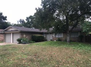 3205 Lynnwood Dr, Arlington, TX 76013