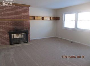 5092 Old Franklin Rd, Grand Blanc, MI 48439