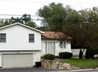 122 Lake Marian Rd, Carpentersville, IL
