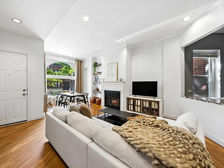 2734 N Seminary Ave #1A — Photo 7