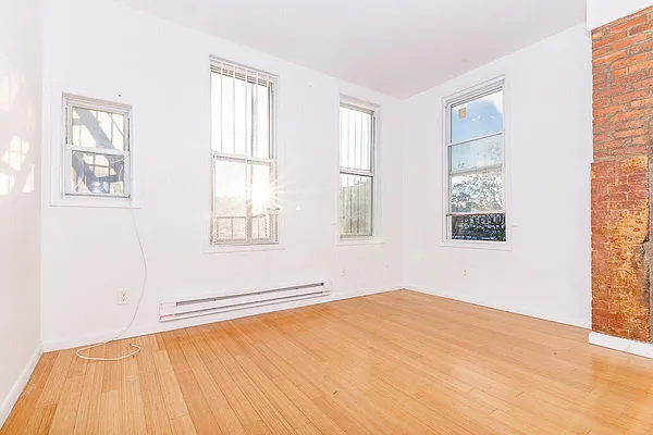 Rented by MySpaceNYC | media 28