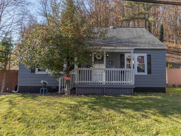 70 Valley St, Salem, WV 26426