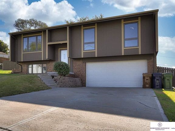 3rd image of 5207 Teton Ave