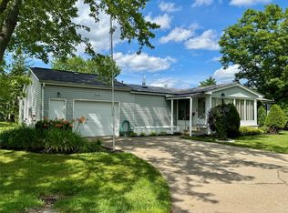 8240 Briercrest Dr, Erie, PA 16509