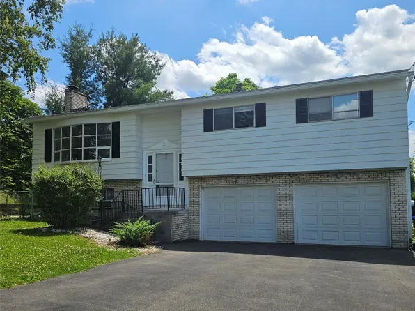 1220 Murray Hill Rd, Vestal, NY 13850