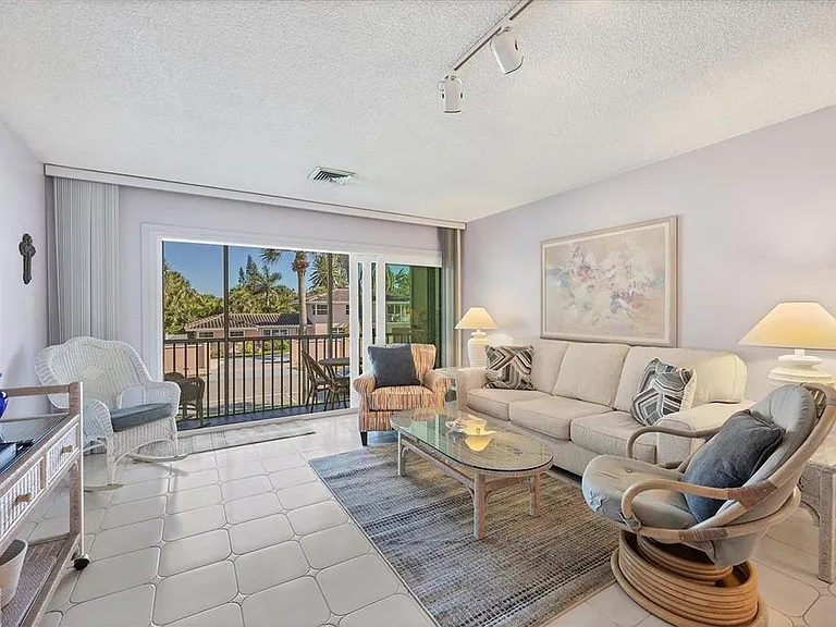 500 S Washington Dr #5B — Photo 4