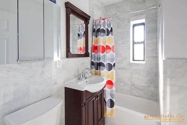 Rented by aptsandlofts.com | media 13