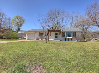 1701 Skylark Dr, Carthage, MO 64836