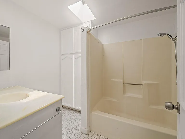 1628 N Beverly Glen Blvd — Photo 4