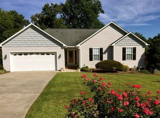 200 Camden Woods Dr, Thomasville, NC 27360