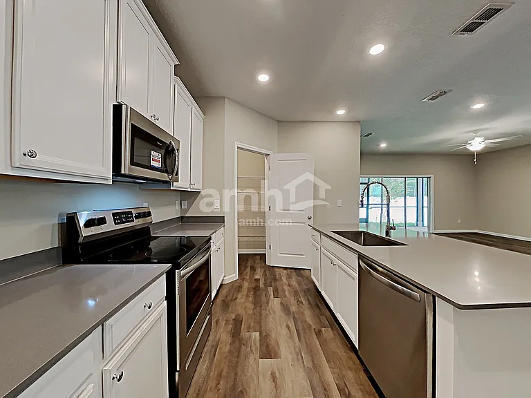 109 Stone Arbor Ln — Photo 3