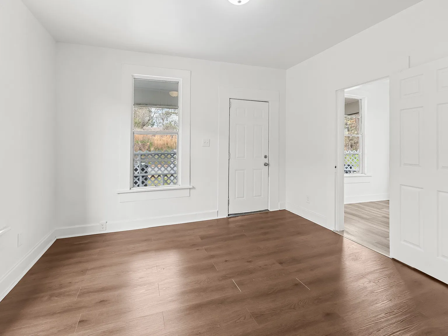 1563 Martin Ave - 1 — Photo 3