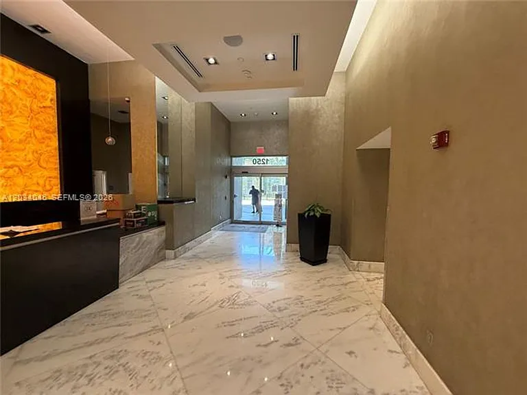 1250 S Miami Avenue Rd #1302 — Photo 29