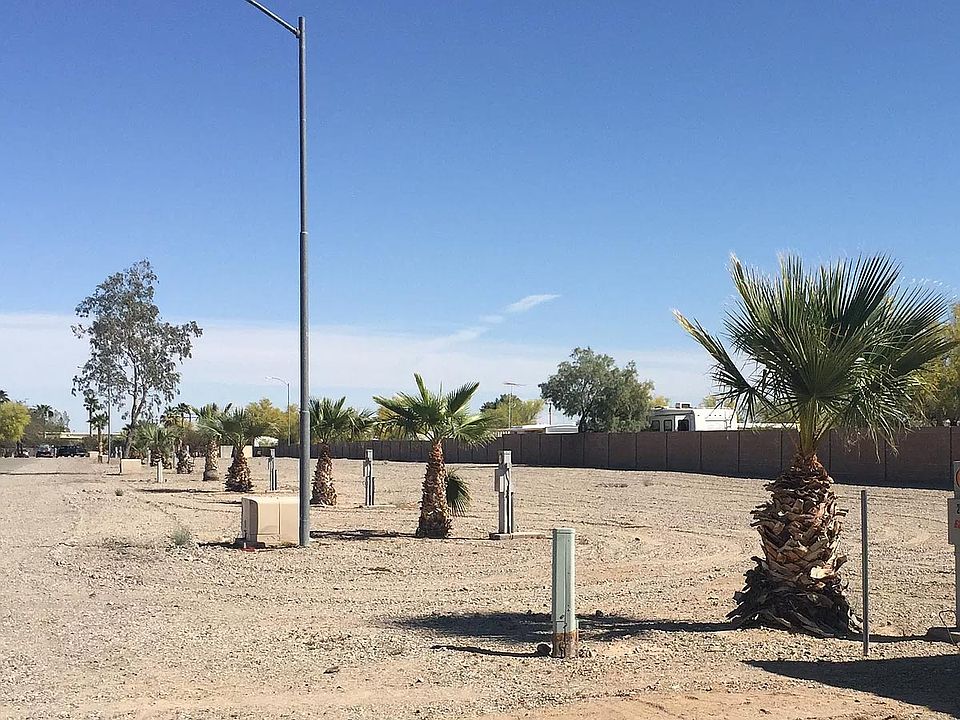 2nd image of 105 N Salida Del Sol Dr