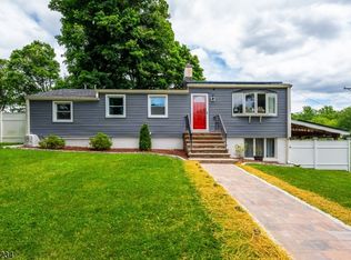 20 Cherry Tree Ln, Sparta, NJ 07871