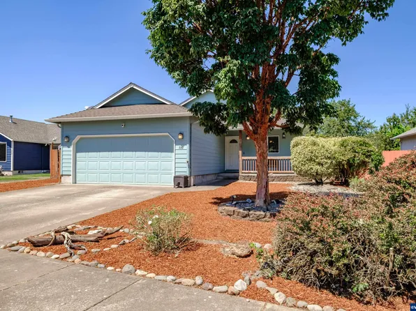 399 Waters Edge Ct, Lebanon, OR 97355