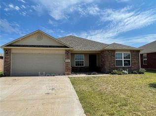 2016 Oak Valley Way, Mustang, OK 73064