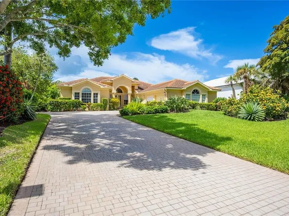 25820 Creekbend Dr, Bonita Springs, FL 34135