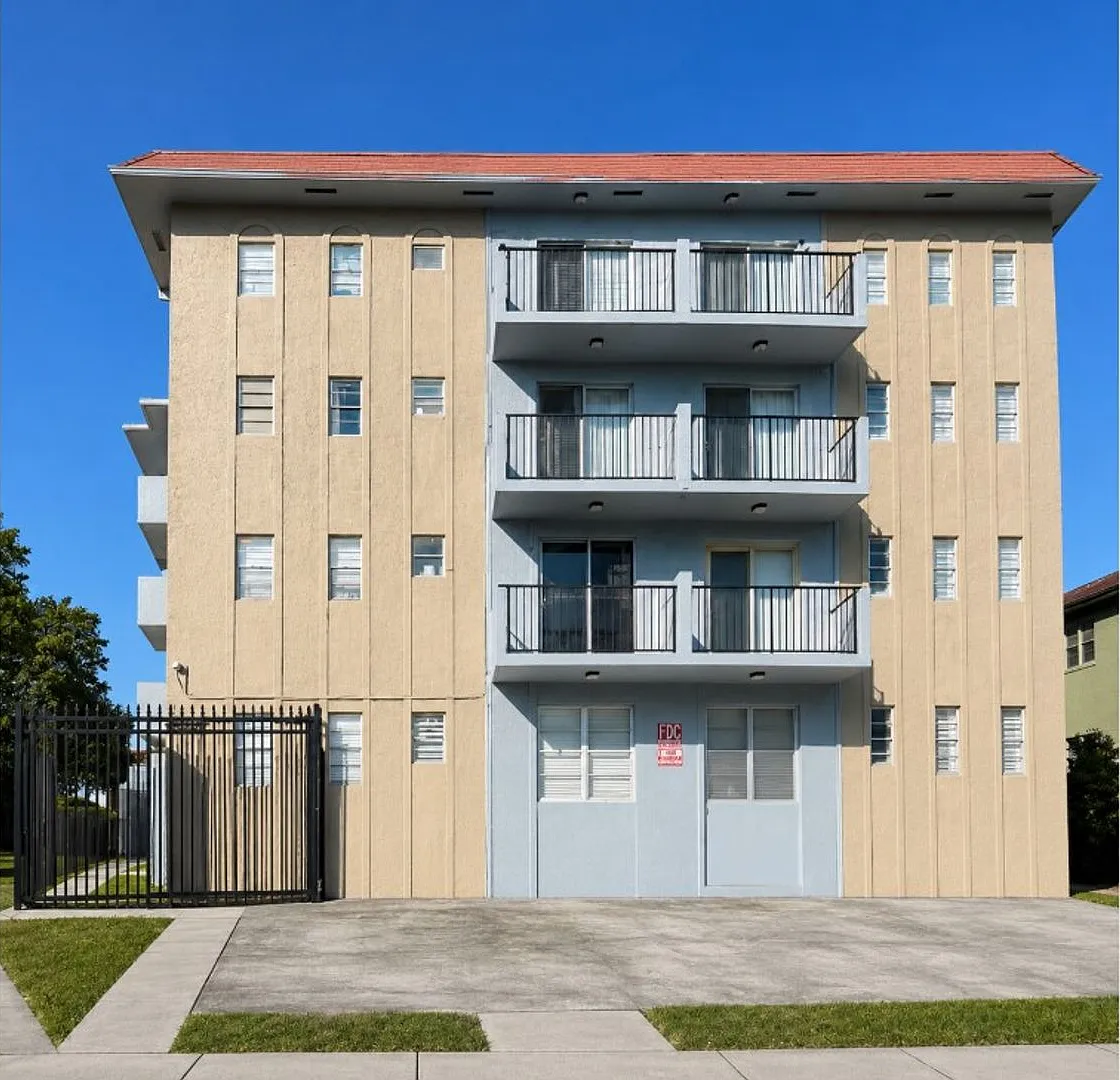 555 SW 4Th ST | Little Havana (East Little Havana) — Photo 4