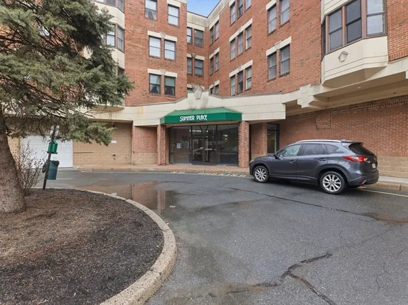 34 Sumner Ave APT 210, Springfield, MA 01108