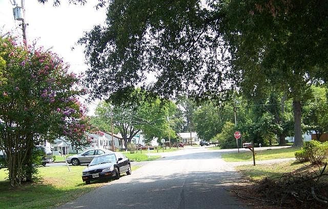 2nd image of 2404 Agra Dr