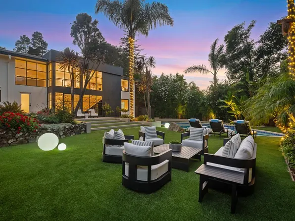 380 Robinwood Ln, Hillsborough, CA 94010