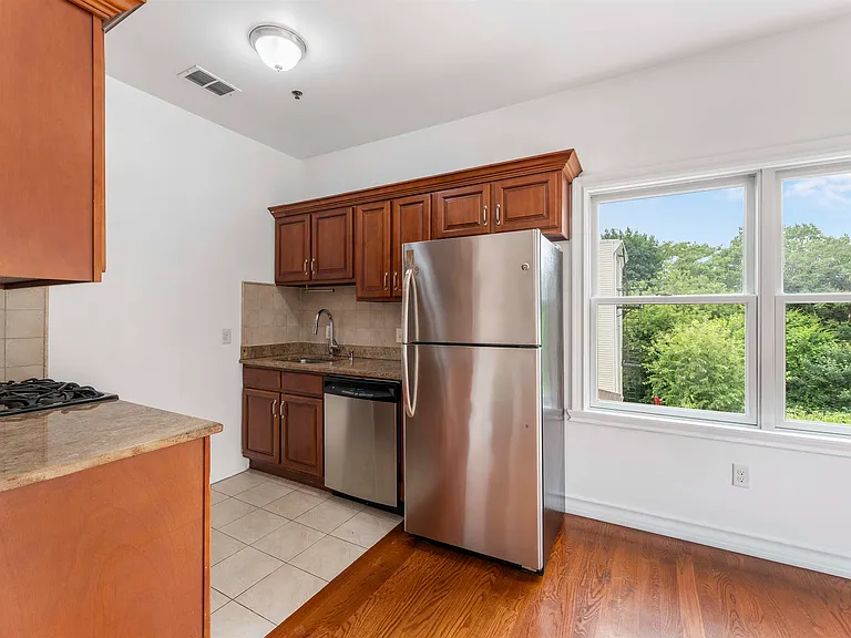 239 Baldwin Ave #3 — Photo 13