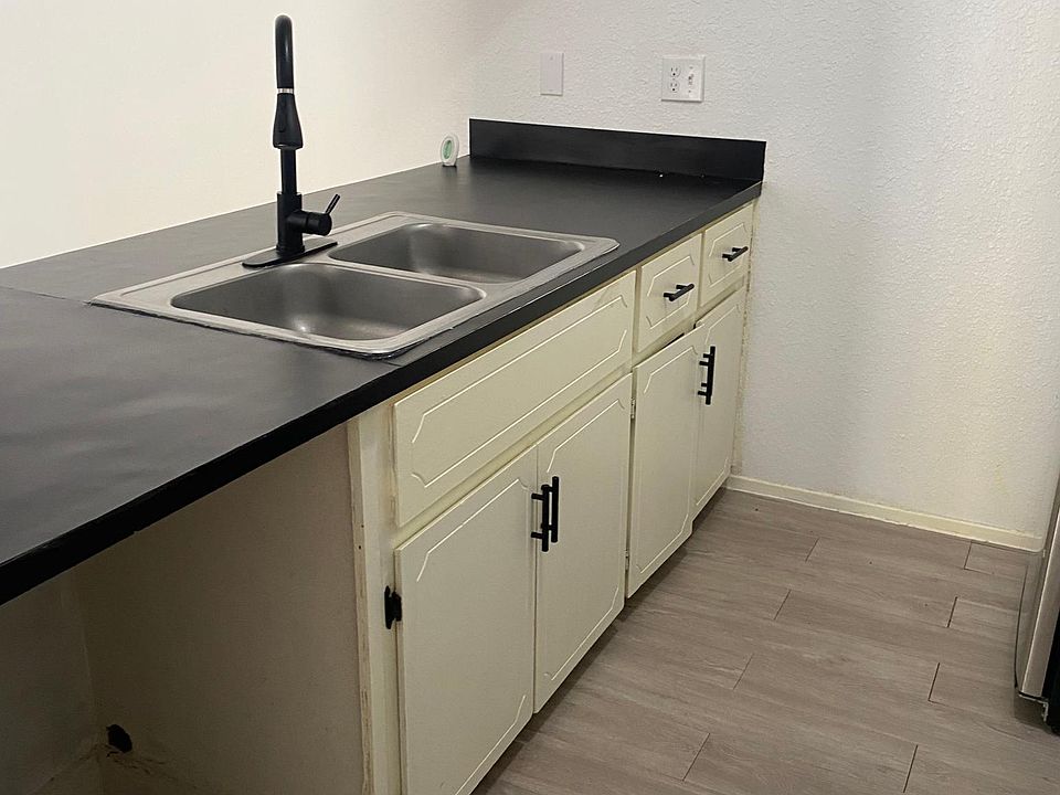 517 S Westgate Dr 2, Weslaco, TX 78596 Zillow