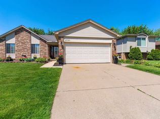 45783 Georgetown Dr, Macomb, MI 48044