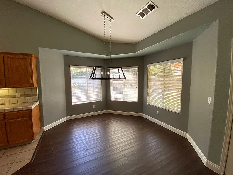 2643 W Oakridge Ave — Photo 3