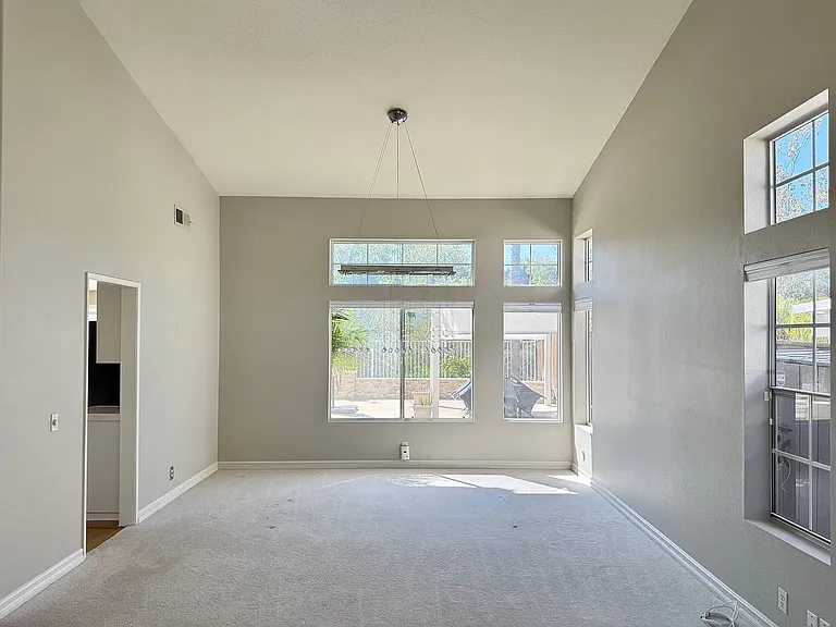 1737 Willowhaven Rd — Photo 3