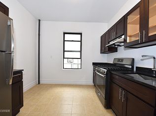 2206 38th St APT 3A, Astoria, NY 11105