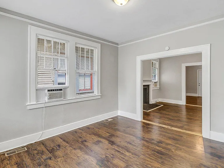708 W Victory Dr #A — Photo 10