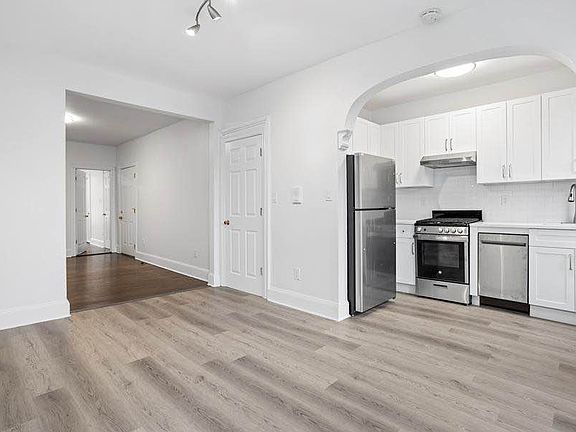 3rd image of 213 5th Ave #1