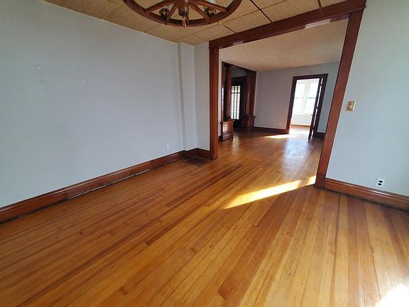 5th image of 2026 Marquette St